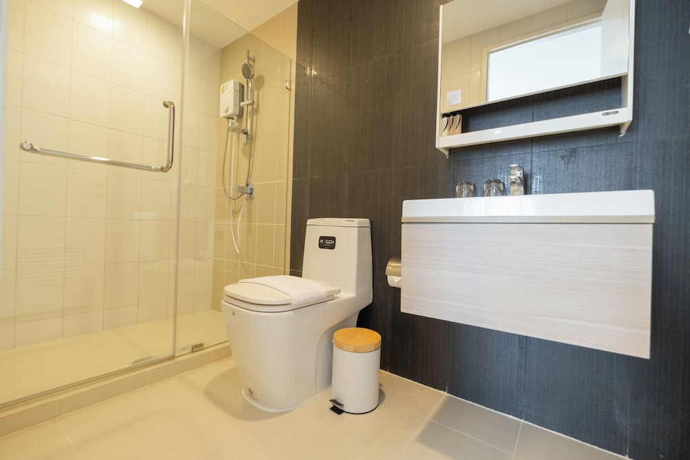 Minimal 2 Bedroom Family Grand Suite photo 3