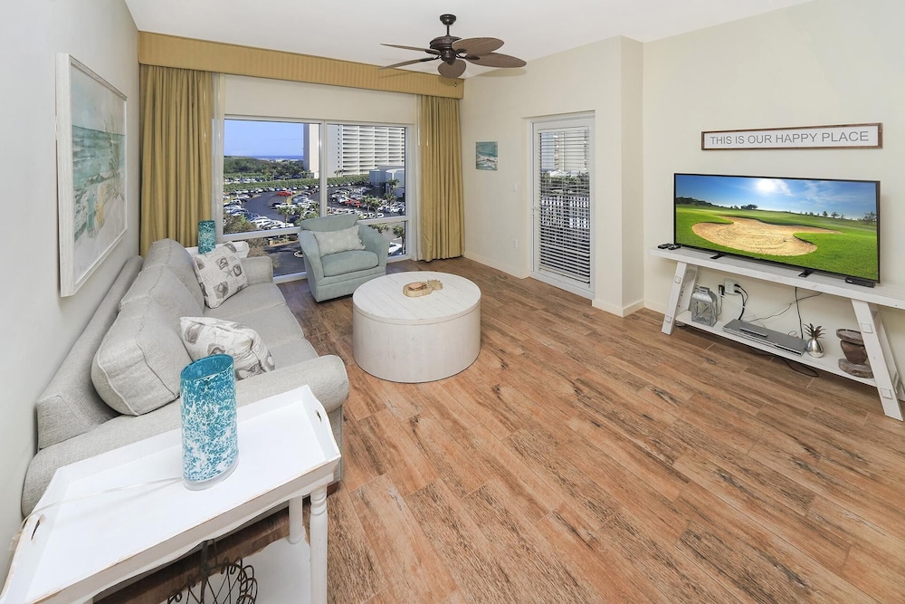 Condo, 1 King Bed With Sofa Bed (Luau Ii 6429) photo 2