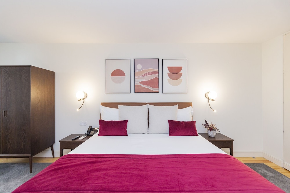 Deluxe Room with Garden View - Photo 1