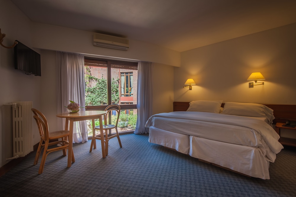 Standard Double Room, 1 Bedroom, Courtyard View