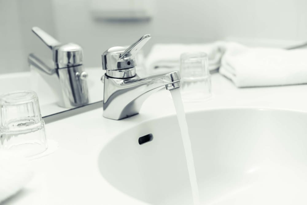 Suite, 2 Twin Beds, Bathtub