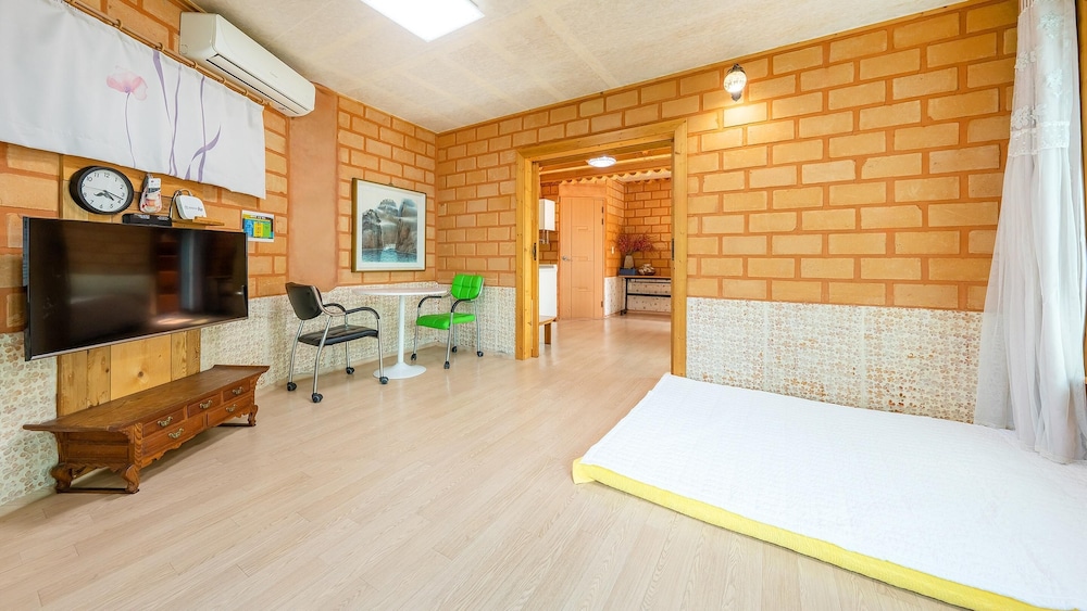 Basic Room, 1 Bedroom (A-Hwhangto) - Photo 3