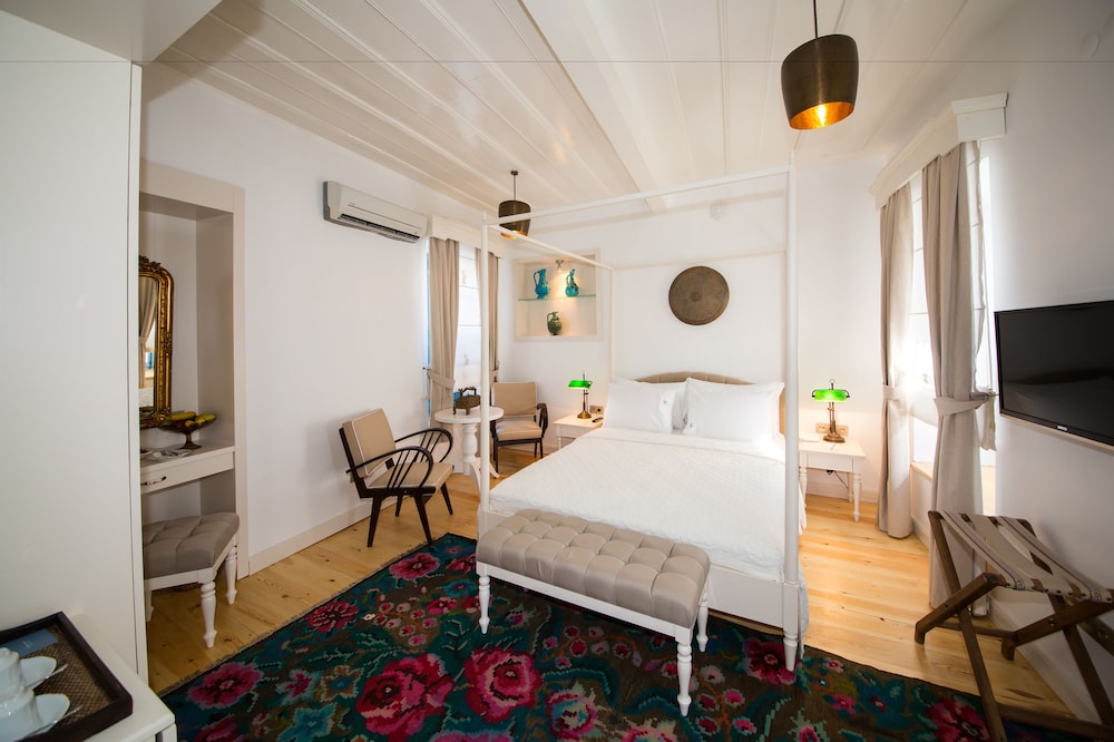 Executive Suite, 2 Bedrooms and a Bathroom with Spa Bathtube photo 2