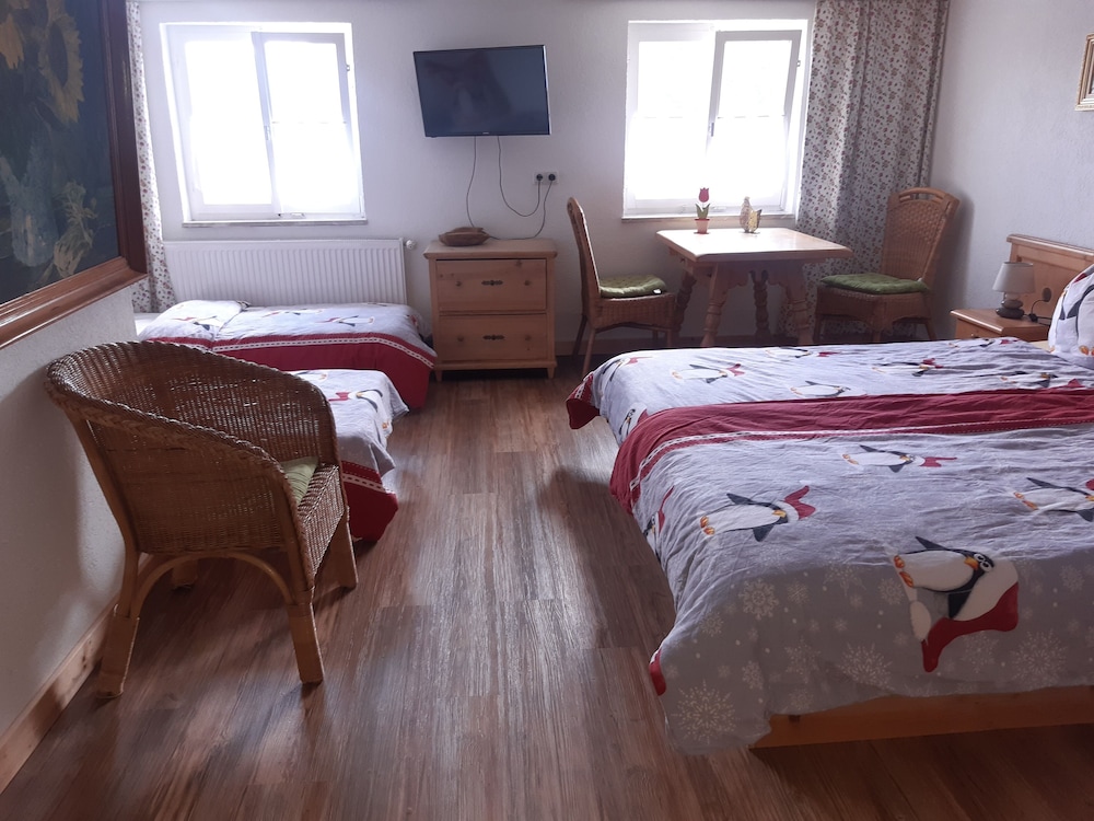 Deluxe Double Room, Private Bathroom (Sonnenblumenzimmer) - Photo 6