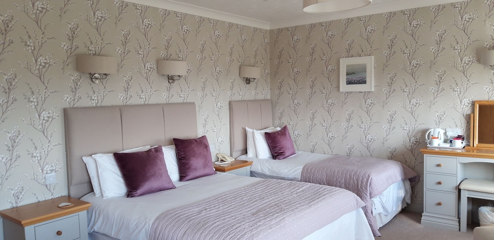 Superior Double or Twin Room, Ensuite, Sea View