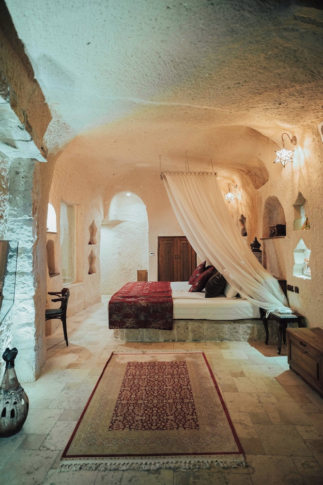 Deluxe Stone Suite with Stone - Photo 35