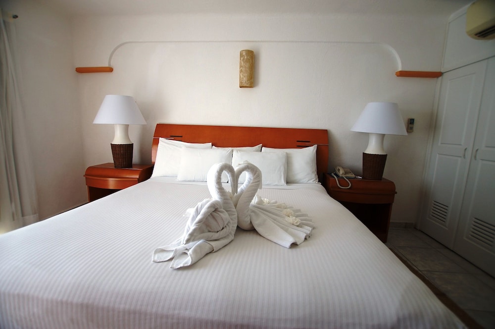 Superior Jungle Adventure - 1 King Bed