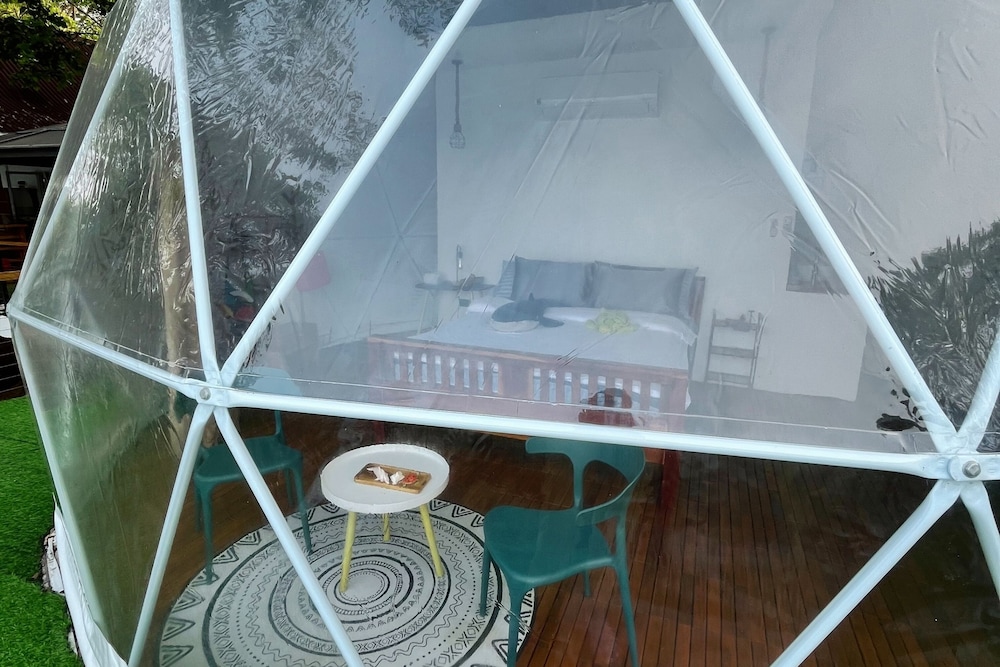 Dome Tent photo 2
