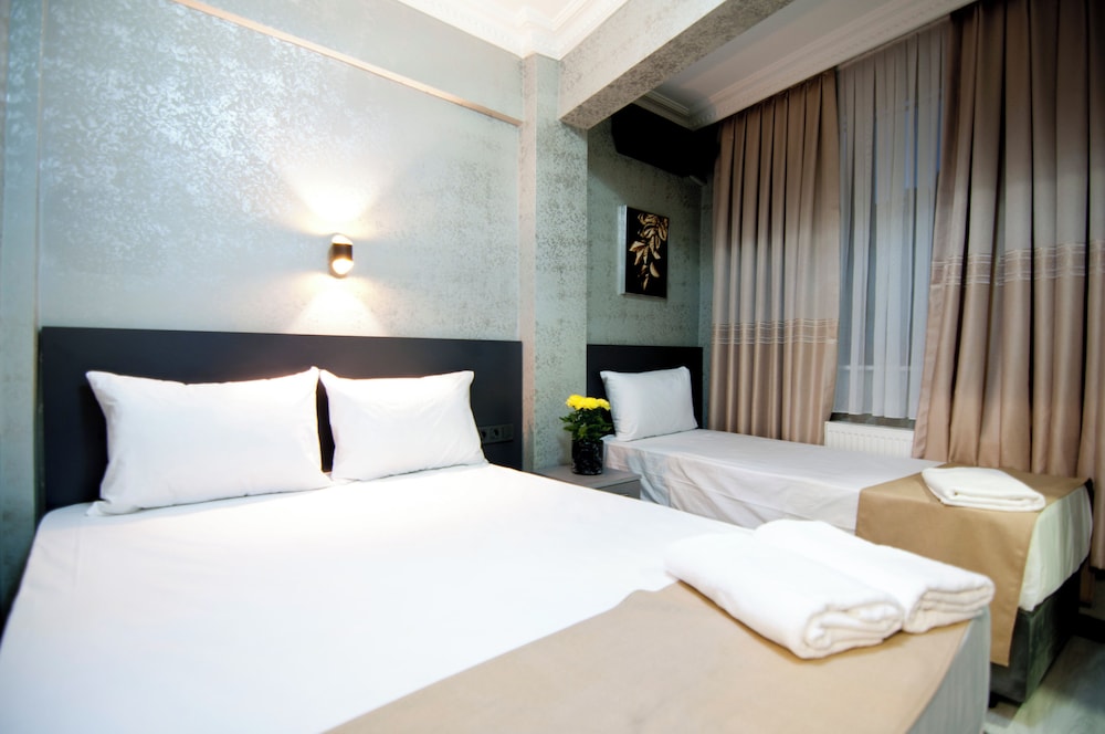 Classic Triple Room photo 1