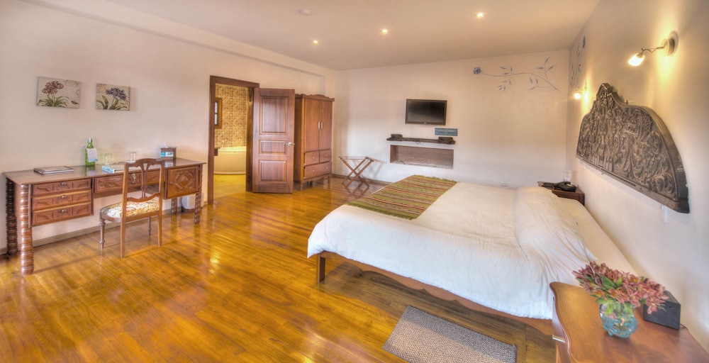 Superior Room, 1 King Bed with Sofa bed, Hot Tub photo 1