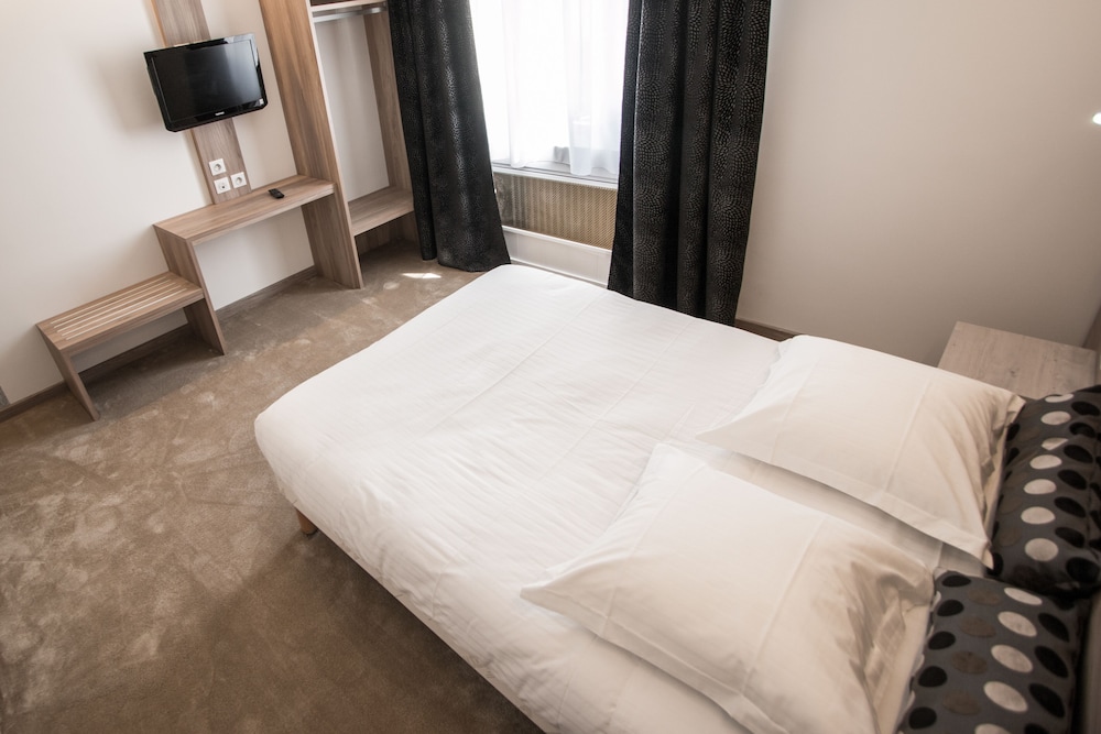 Business Double Room, 1 Double Bed, Non Smoking - Photo 5