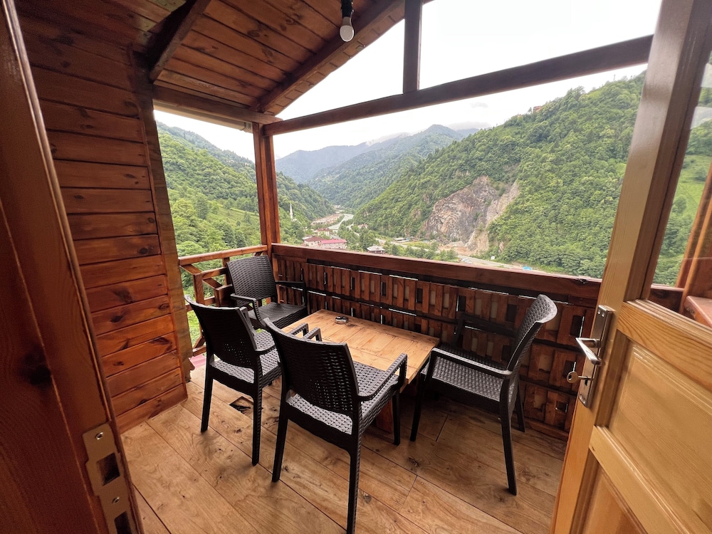 Family Bungalow, 3 Bedrooms, 2 Bathrooms, River View