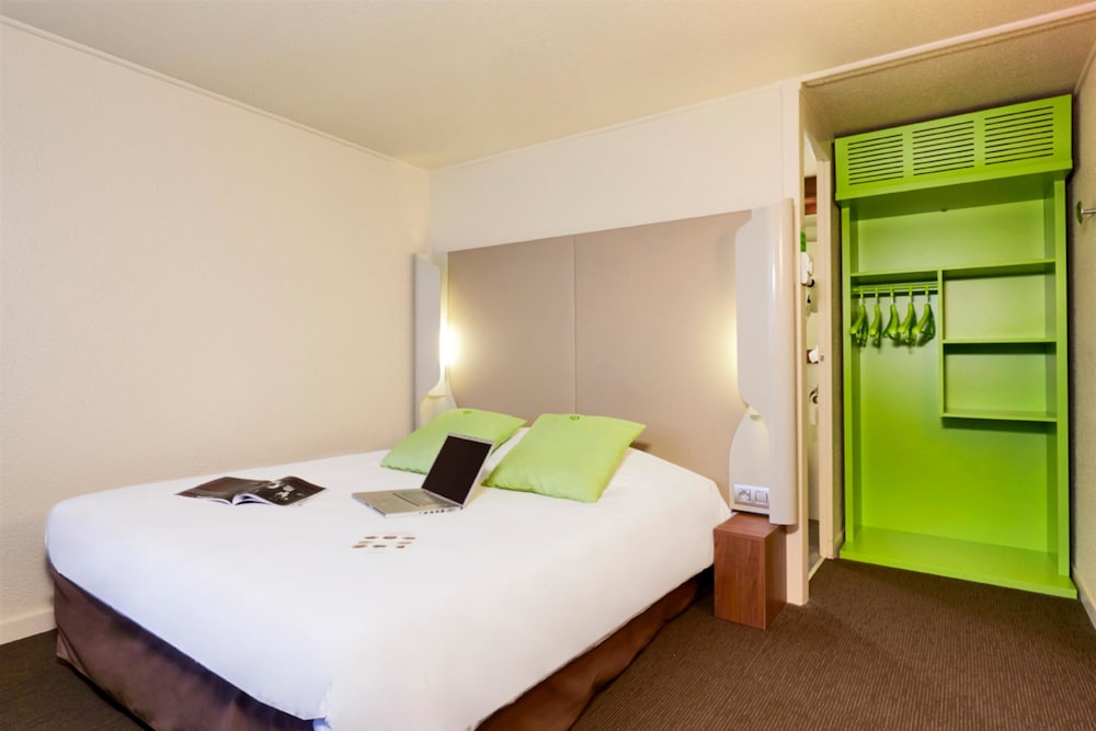 Standard Room, Multiple Beds - Photo 1