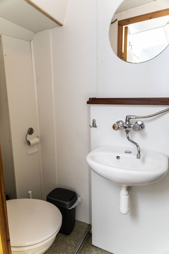 Basic Double Room, Private Bathroom photo 2
