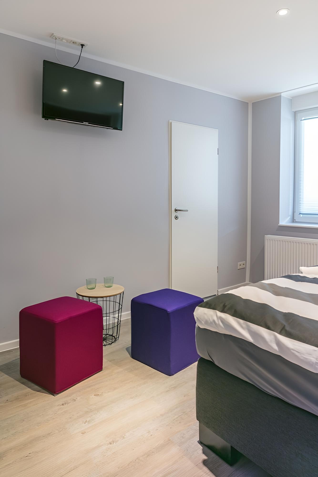 Double Room, Private Bathroom - Photo 3