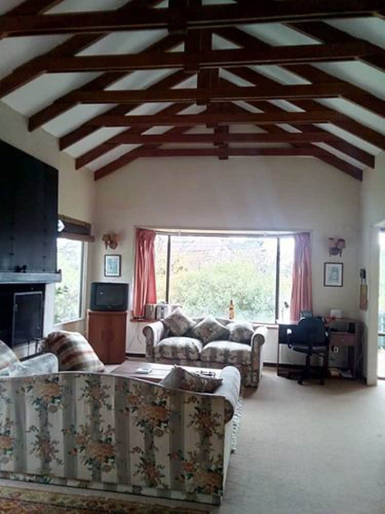 Triple Room, 3 Twin Beds, Private Bathroom photo 3