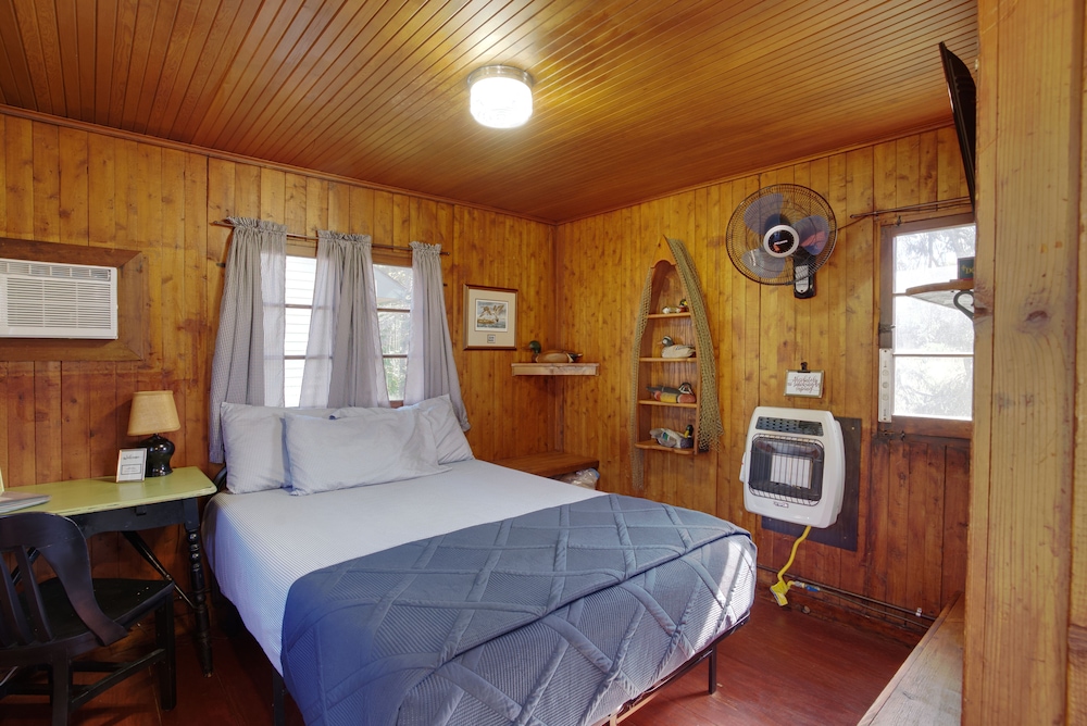 Cabin #6 The Greenwing Getaway photo 2