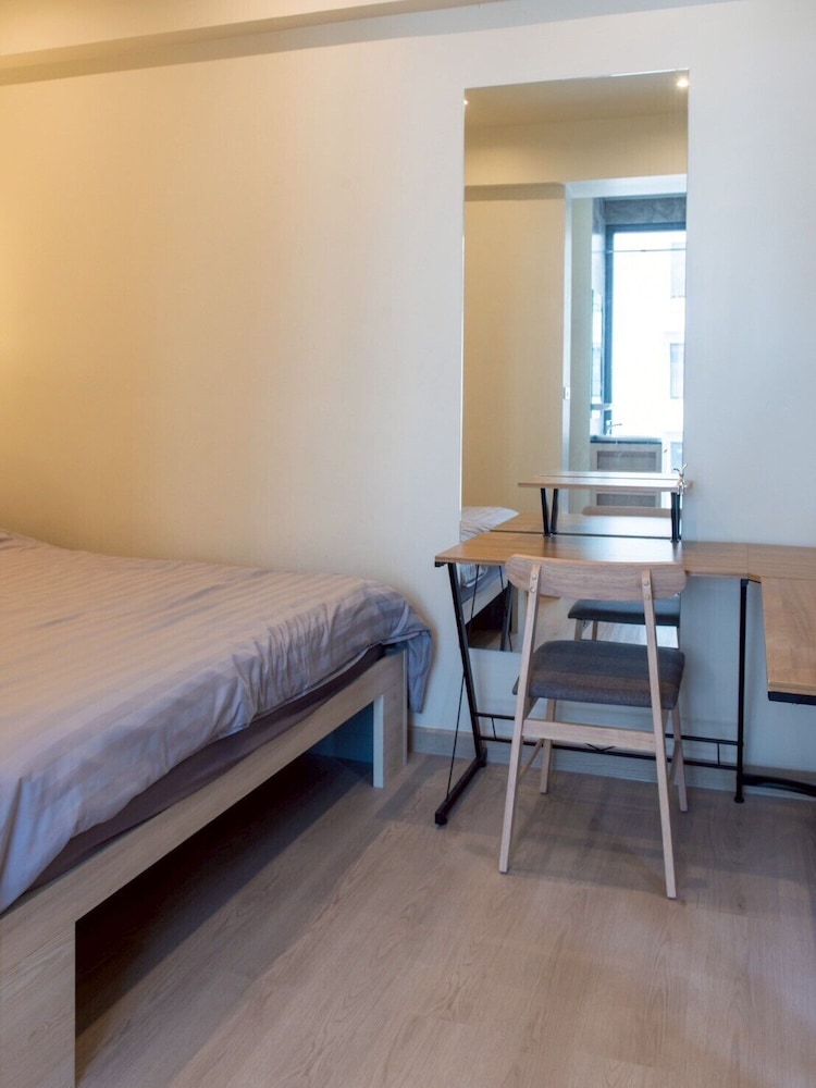 Room 302 photo 3