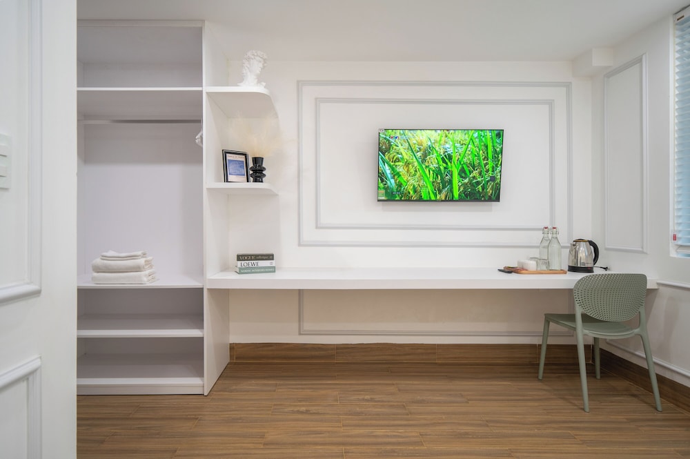 Superior Double Room, City View photo 2
