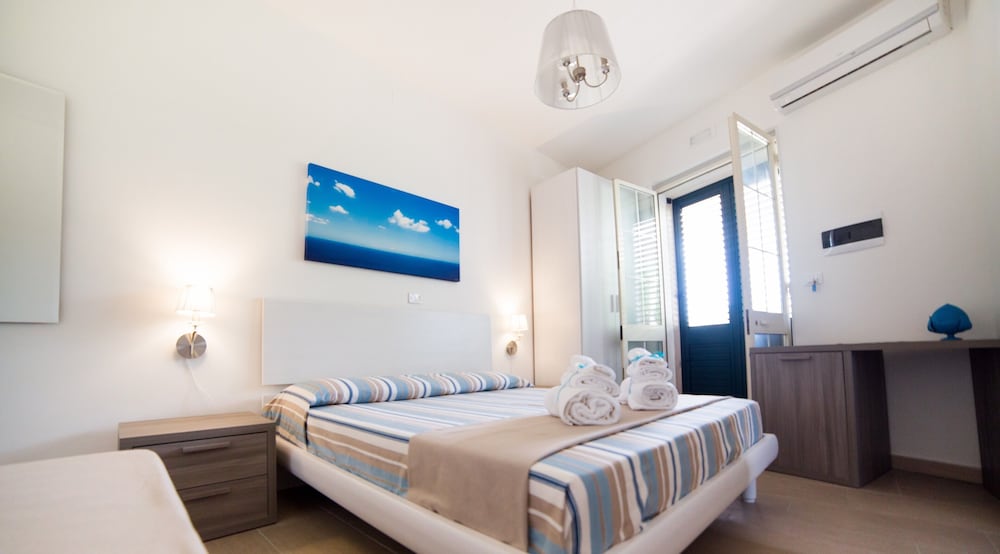 Double Room, Partial Sea View (Pumo Celeste) photo 1