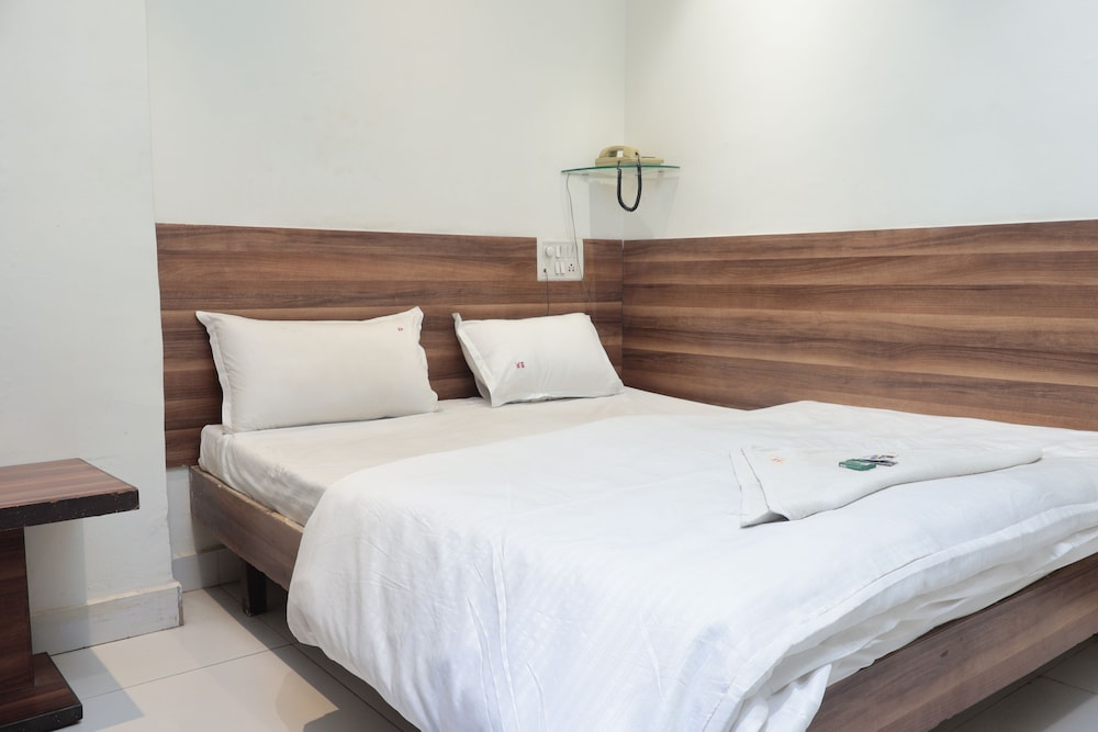 Deluxe Room, City View