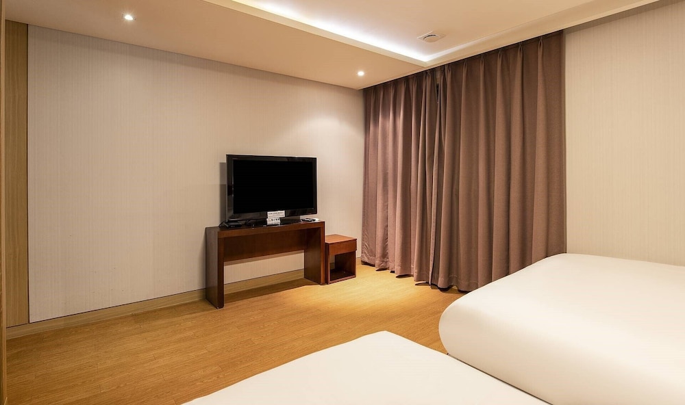 Deluxe Twin Room photo 2