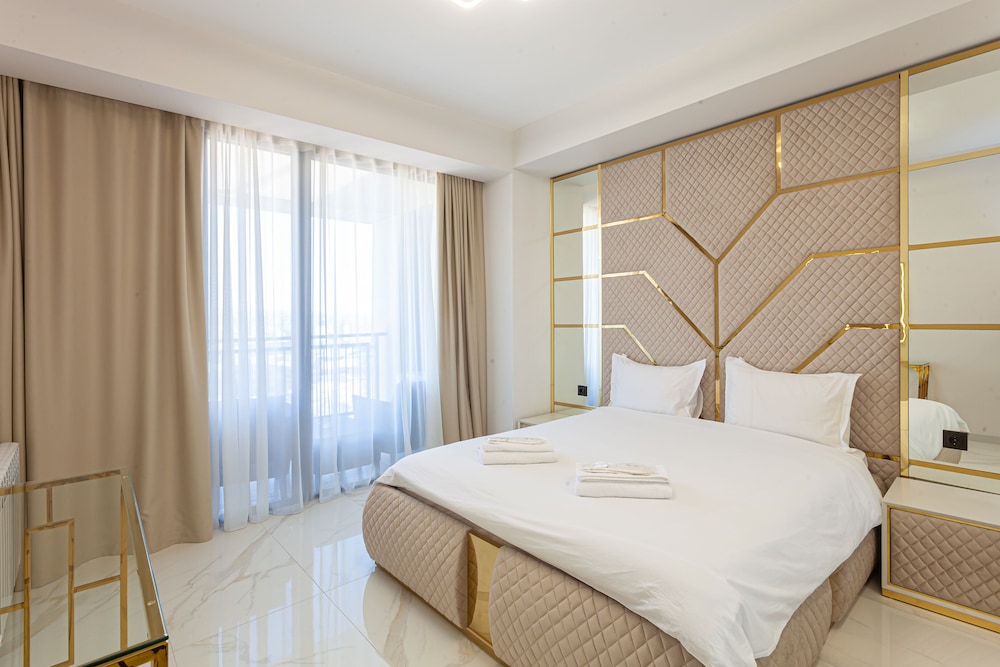 Luxury Apartment photo 2