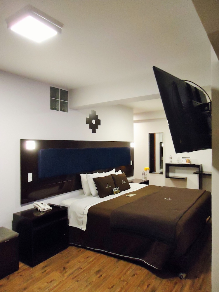Junior Suite, 1 King Bed photo 3