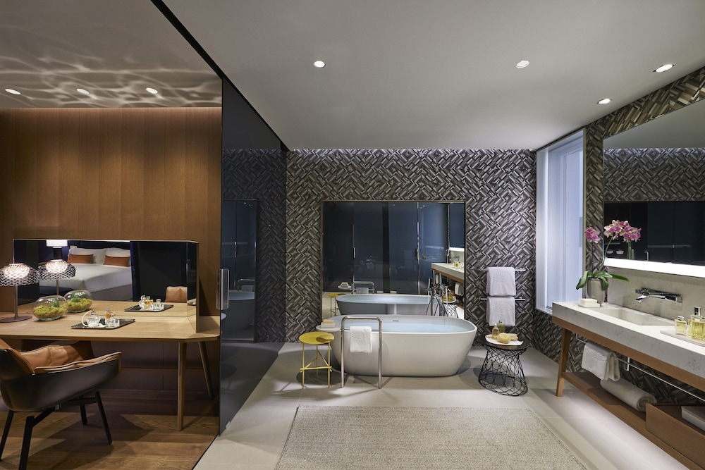 Premier Suite, 1 King Bed, Terrace Premier Suite, 1 King Bed, Terrace