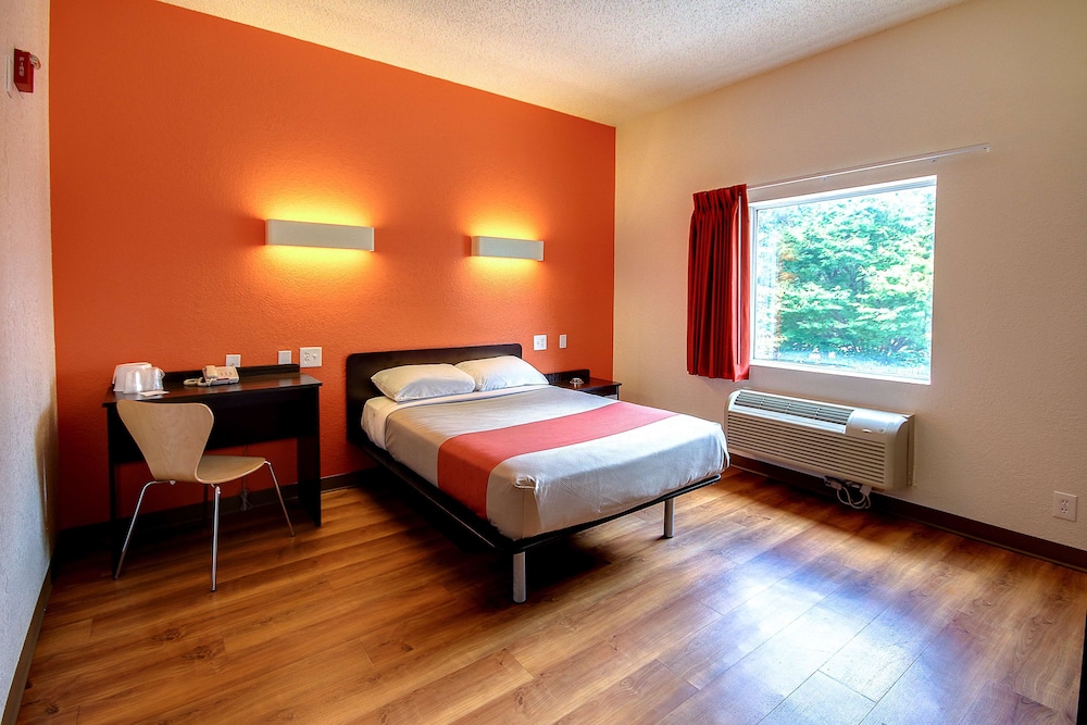 Standard Room, 1 Queen Bed, Accessible, Non Smoking photo 1