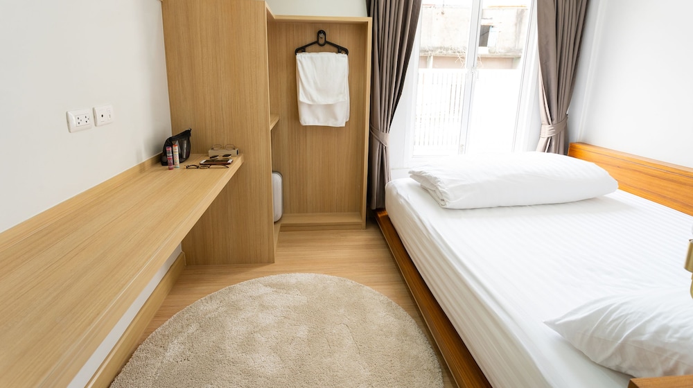 Family Quadruple Room, 2 Bedrooms, Non Smoking, City View photo 2