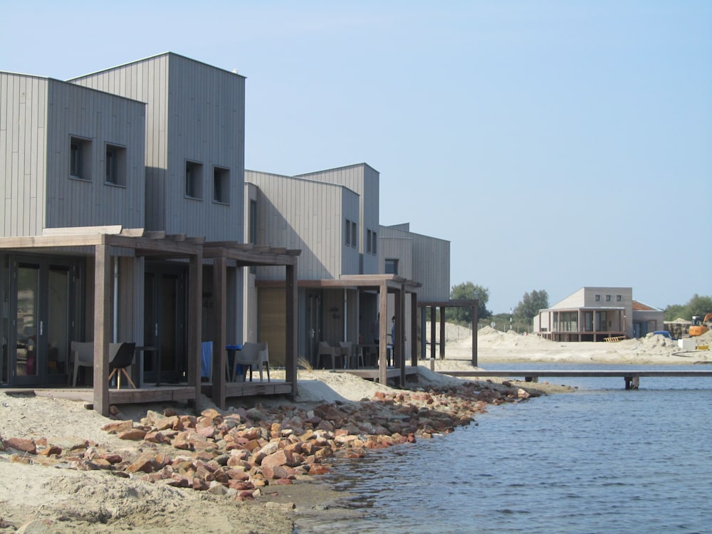 Deluxe Studio, 1 Bedroom, Lake View