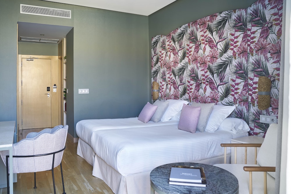 Standard Double Room Single Use - Photo 5