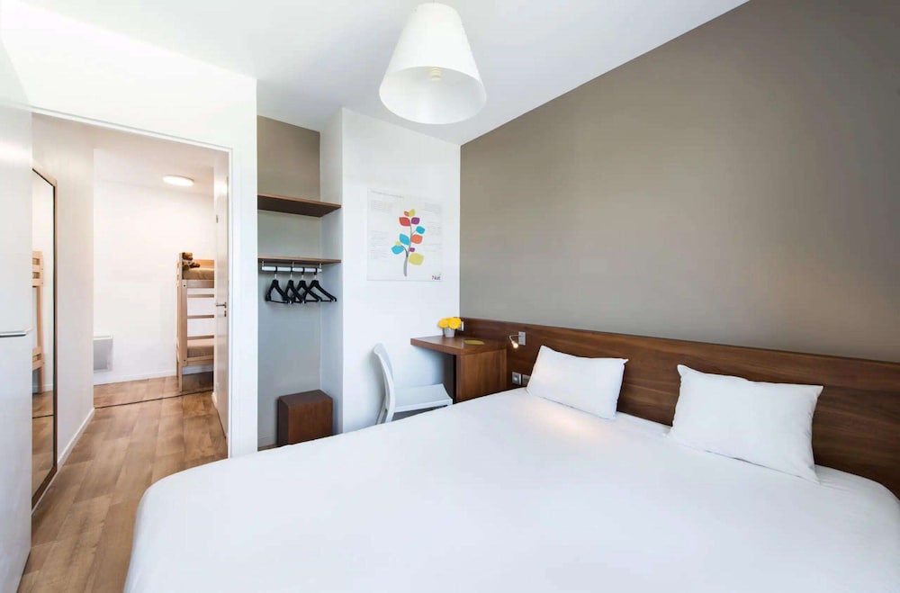 Family Room, Multiple Beds, Non Smoking - Photo 2