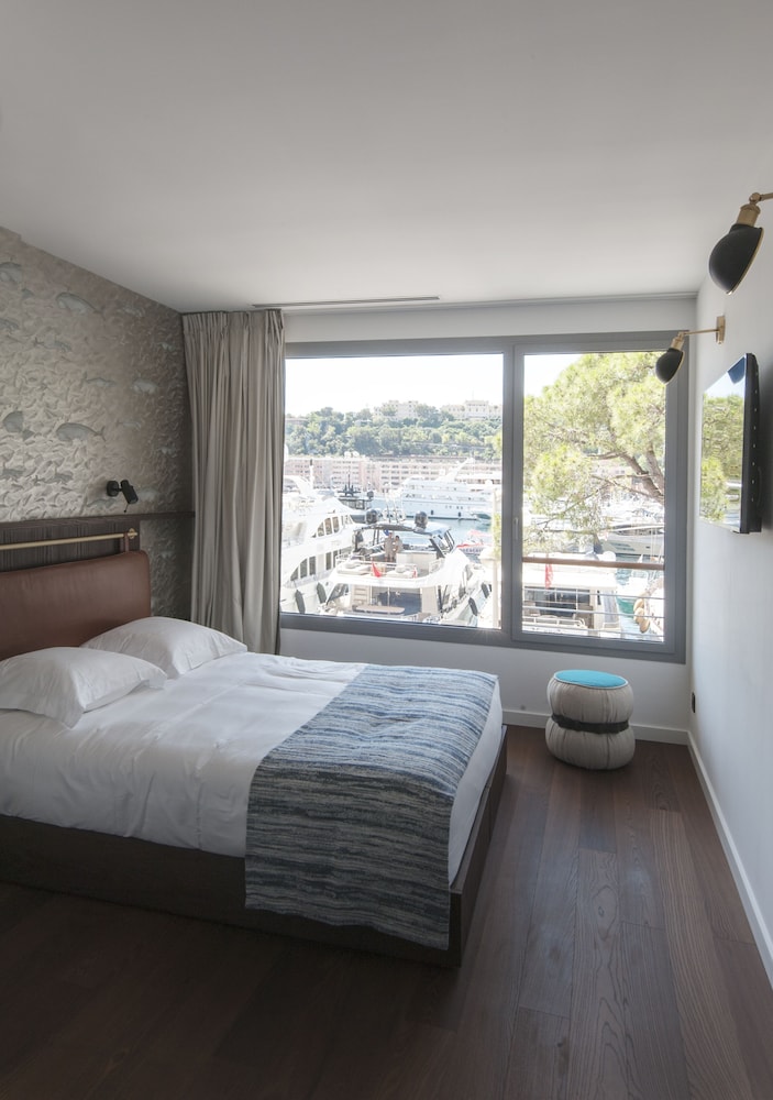 Studio, Sea View