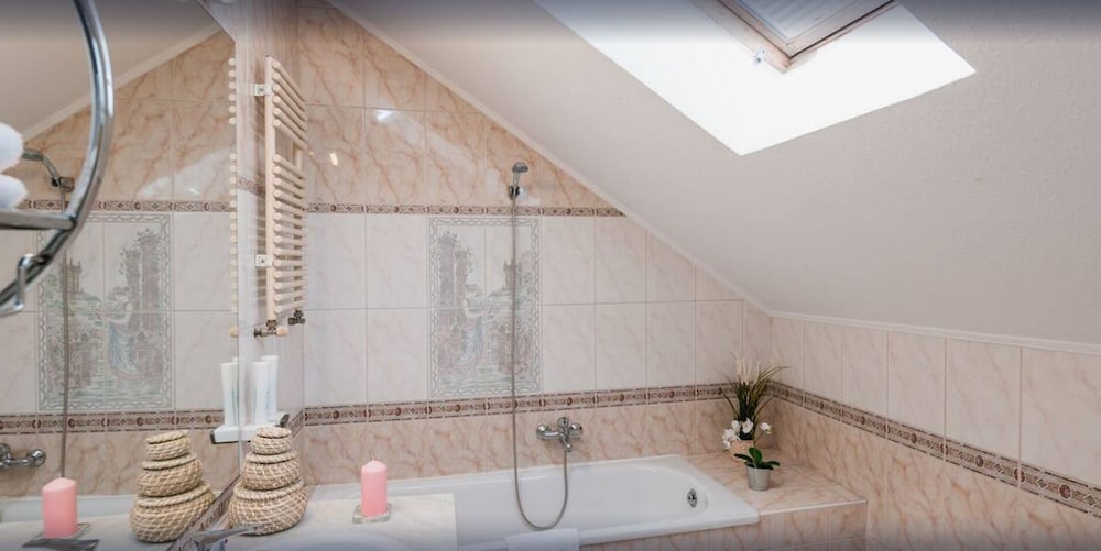Standard Double or Twin Room - Photo 4
