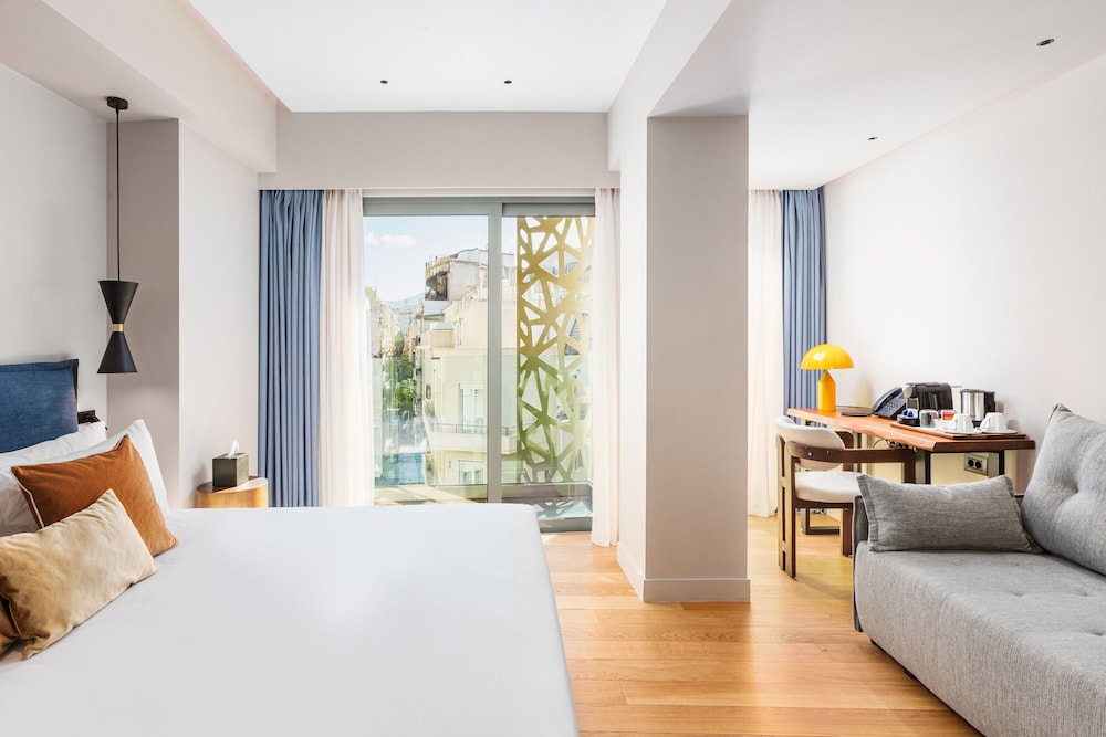 Premium Room with Balcony (Hotel) - Photo 1