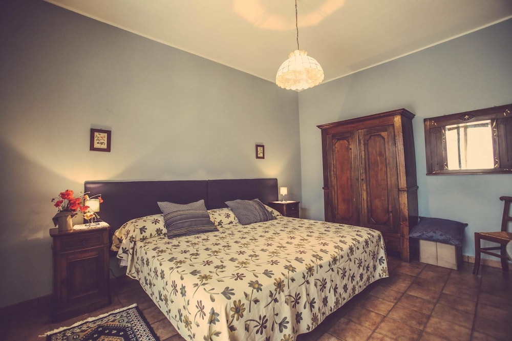 Double Room, Ensuite (Blue) photo 1