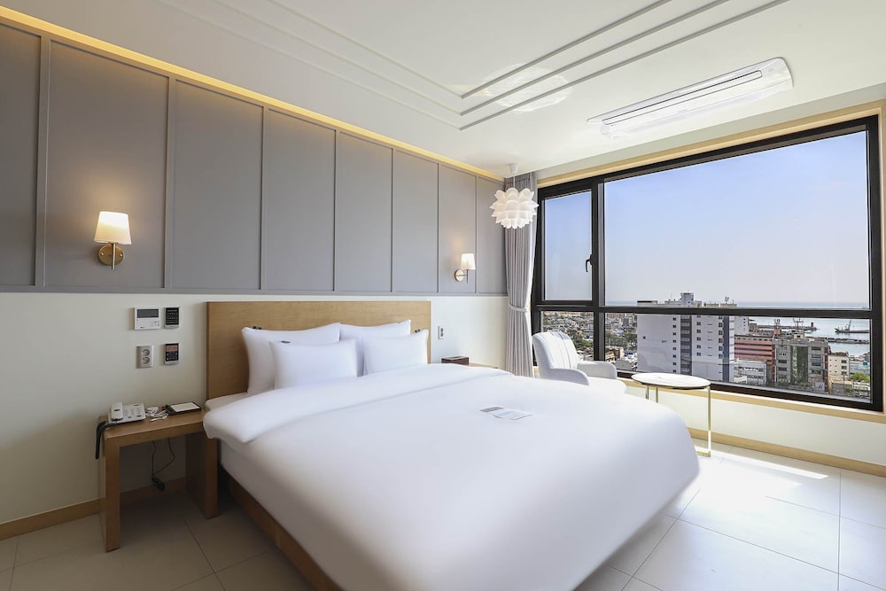 Deluxe Double Room, 1 Double Bed - Photo 2