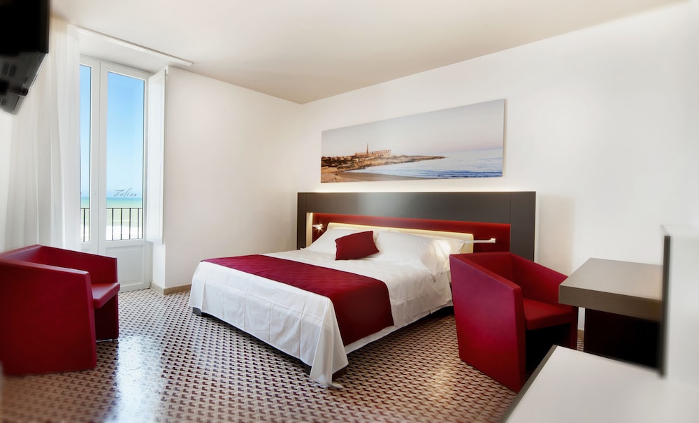 Superior Room, 1 King Bed, Sea View photo 1