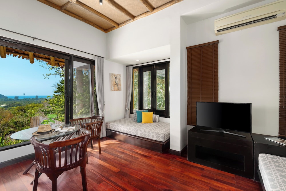 Villa (Hillside) - Photo 5