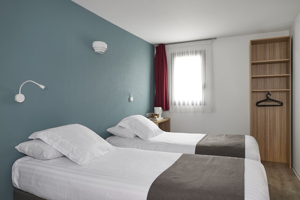 Standard Twin Room - Photo 1