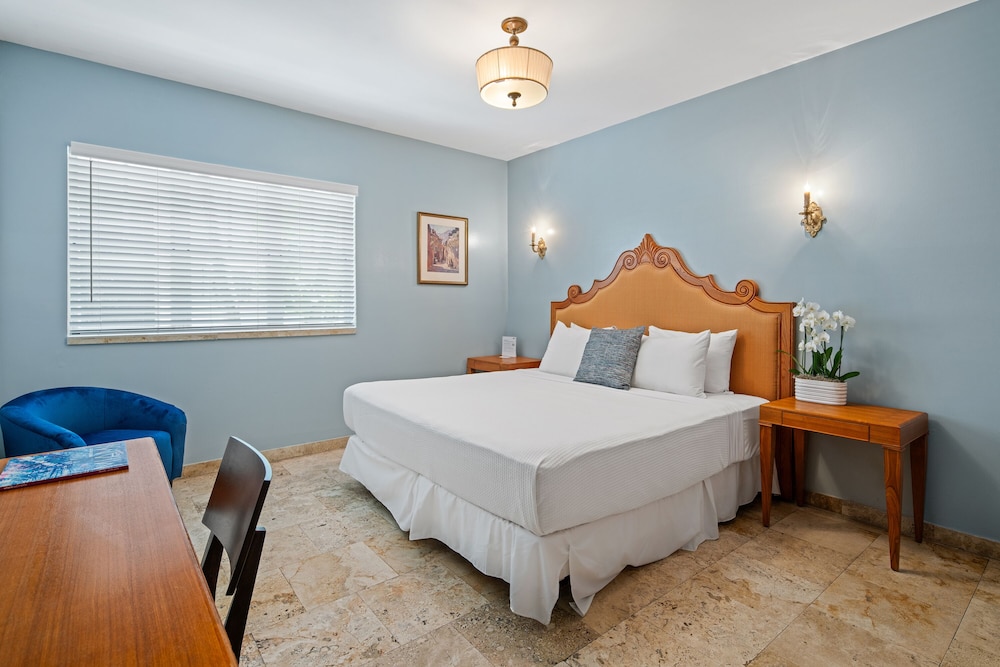 King Room - Impala Building (Self Check-in)