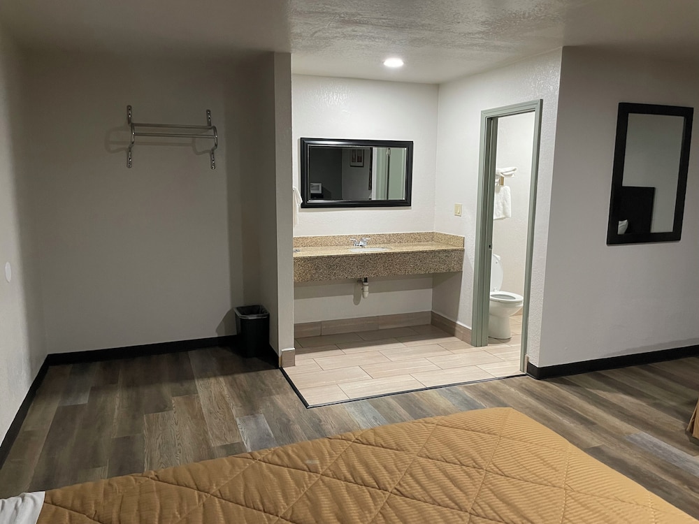 Deluxe Quadruple Room, 1 Bedroom photo 2