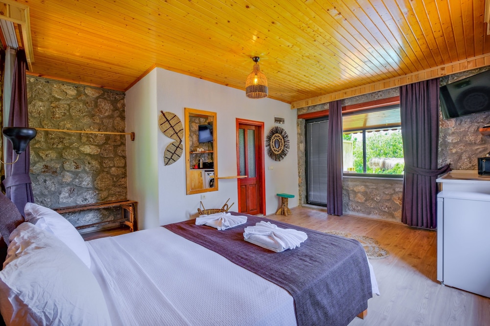 Honeymoon Studio Suite, 1 Bedroom, Private Pool, Sea View