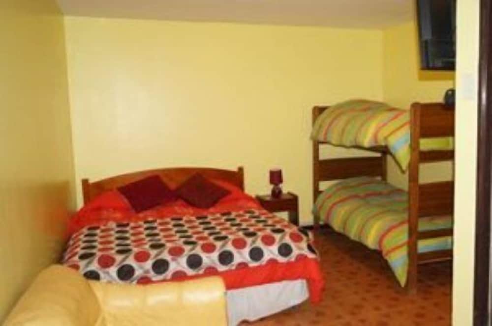 Standard Quadruple Room, Multiple Beds photo 2