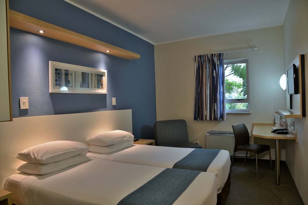 Twin Room, Non Smoking photo 2