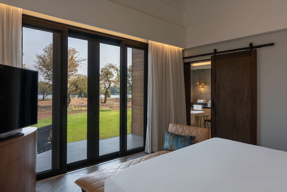 Suite, Terrace (Villa - Zambezi River View) - Photo 13