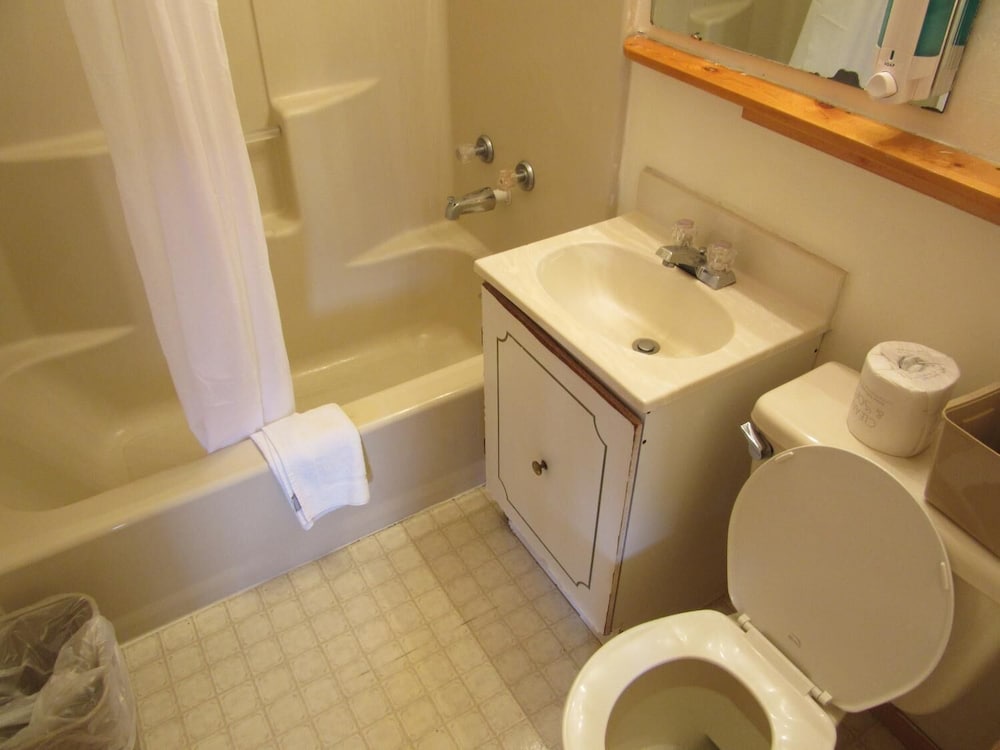 Deluxe Room, 1 Queen Bed - Photo 3