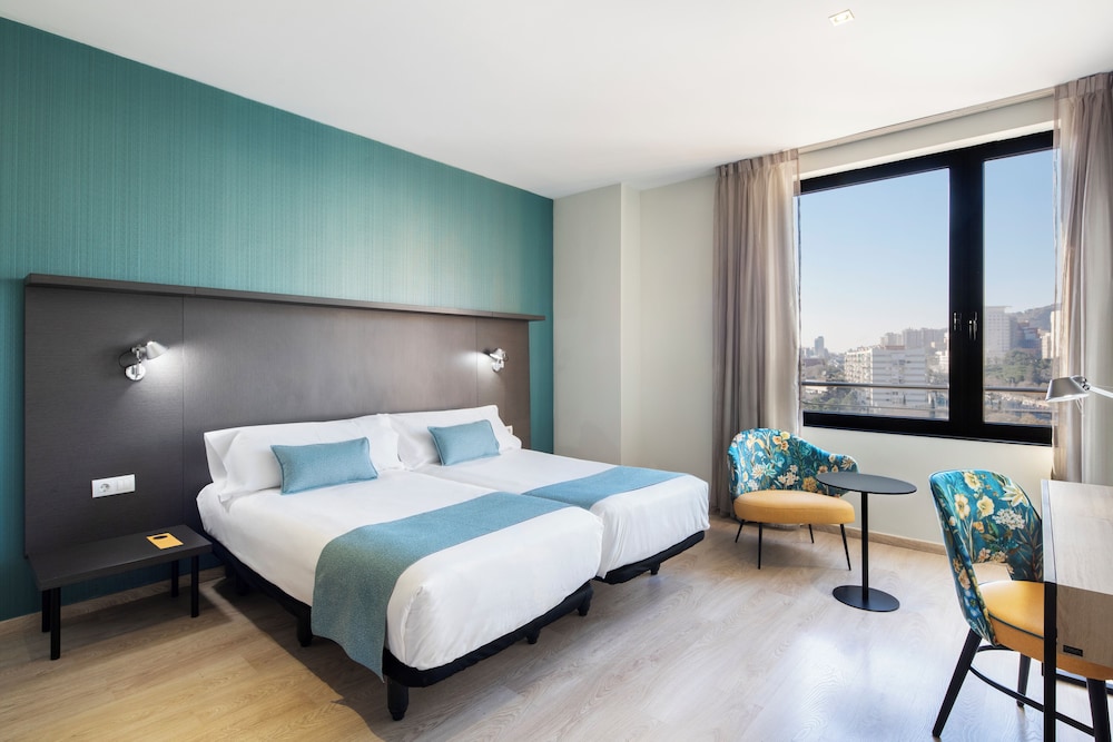Habitación Superior (con cama extra, niños)